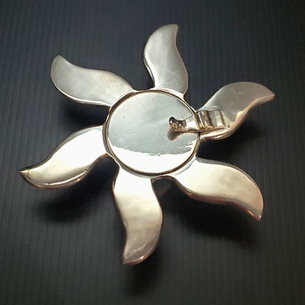 Flower‎ silver-tone candle holder/trinket box with hinged lid home decor